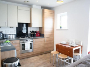 Flat in Ebbsfleet - Free Parking - WiFi